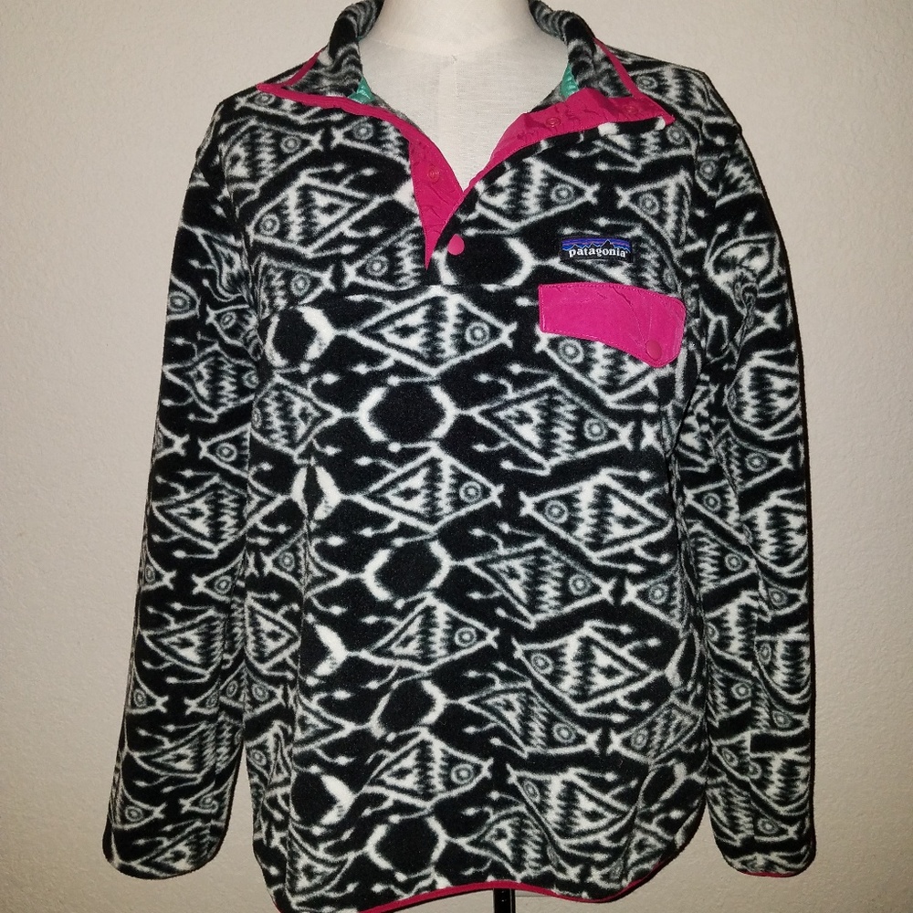 Patagonia Black and White Patterned Fleece Pullover with Pink Trim